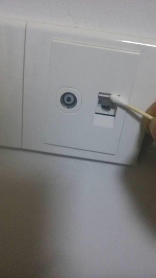 网线端口灯不亮？教你快速解决！