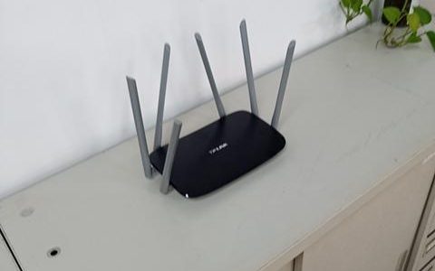 电信路由器可以用移动宽带吗？