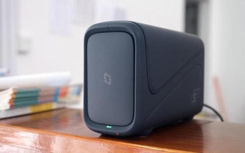 极空间Z2S4G版：小身材大功能，随身存储新体验